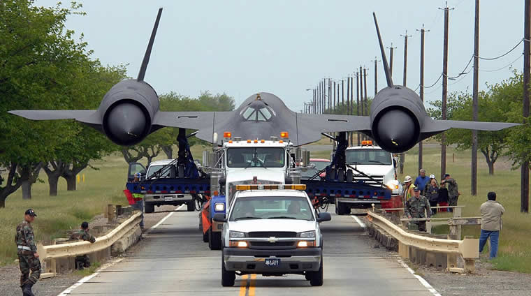 SR-71 in tow on a Cozad trailer SR-71 in tow on a Cozad trailer